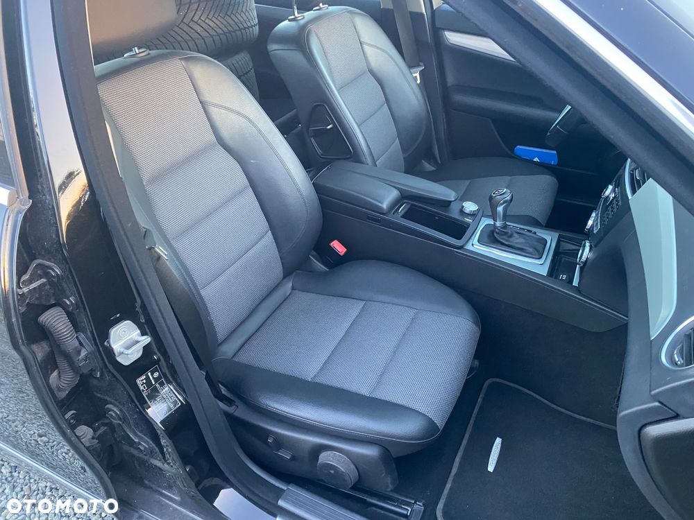 Mercedes-Benz Klasa C 180 CGI Automatik BlueEFFICIENCY Avantgarde - 27