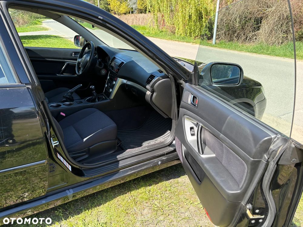 Subaru Legacy 2.0R Trend - 26