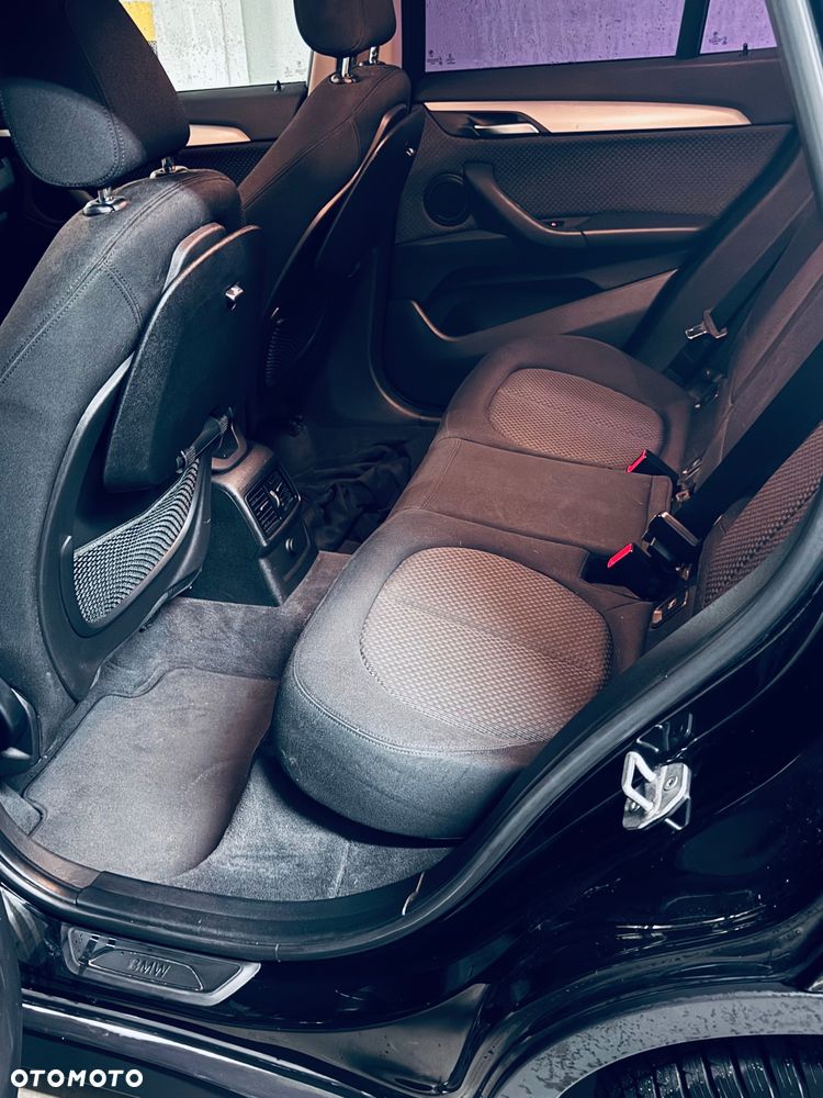 BMW X1 sDrive18d - 13