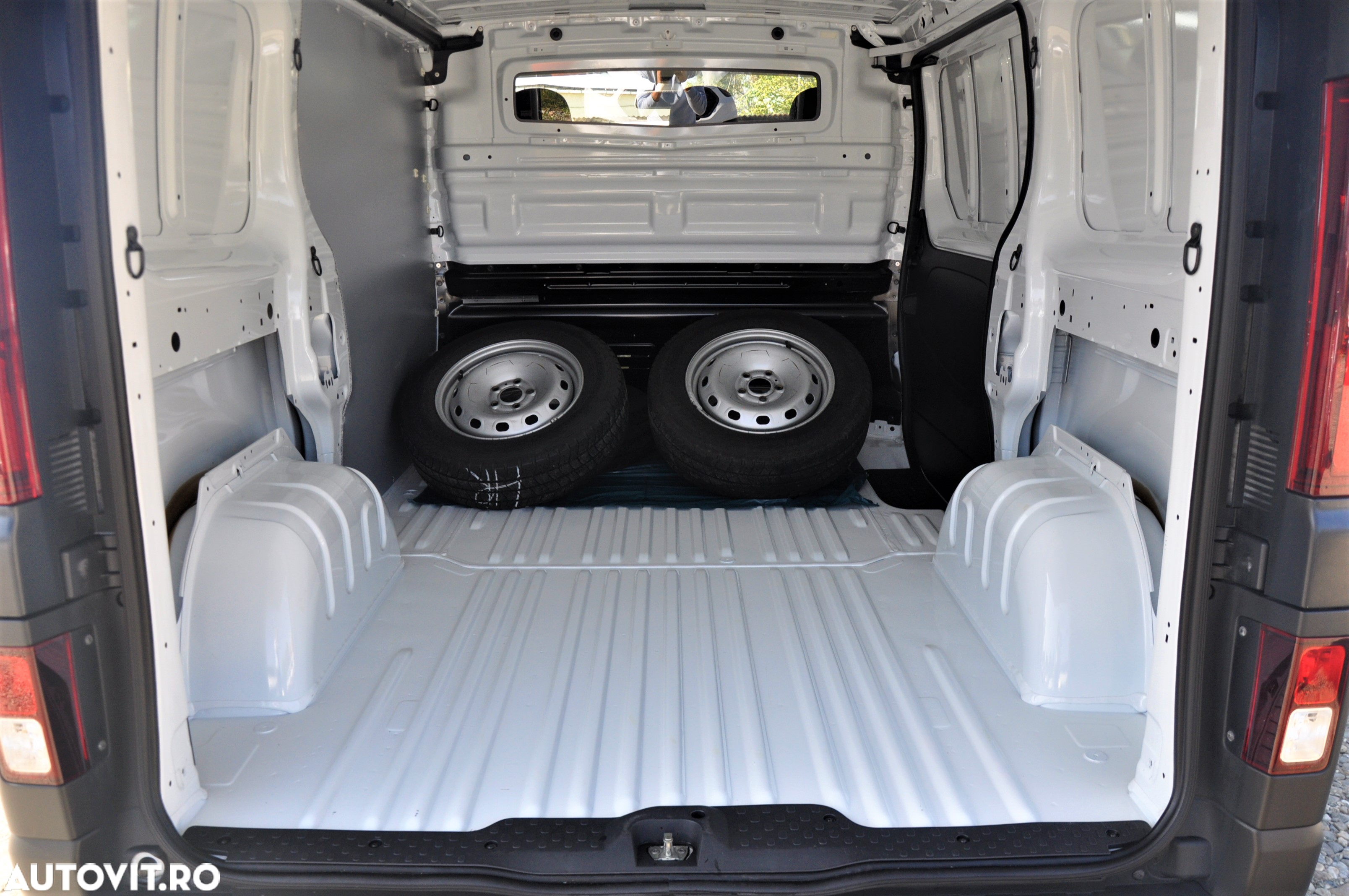 Opel Vivaro Furgon 3 Locuri - 9