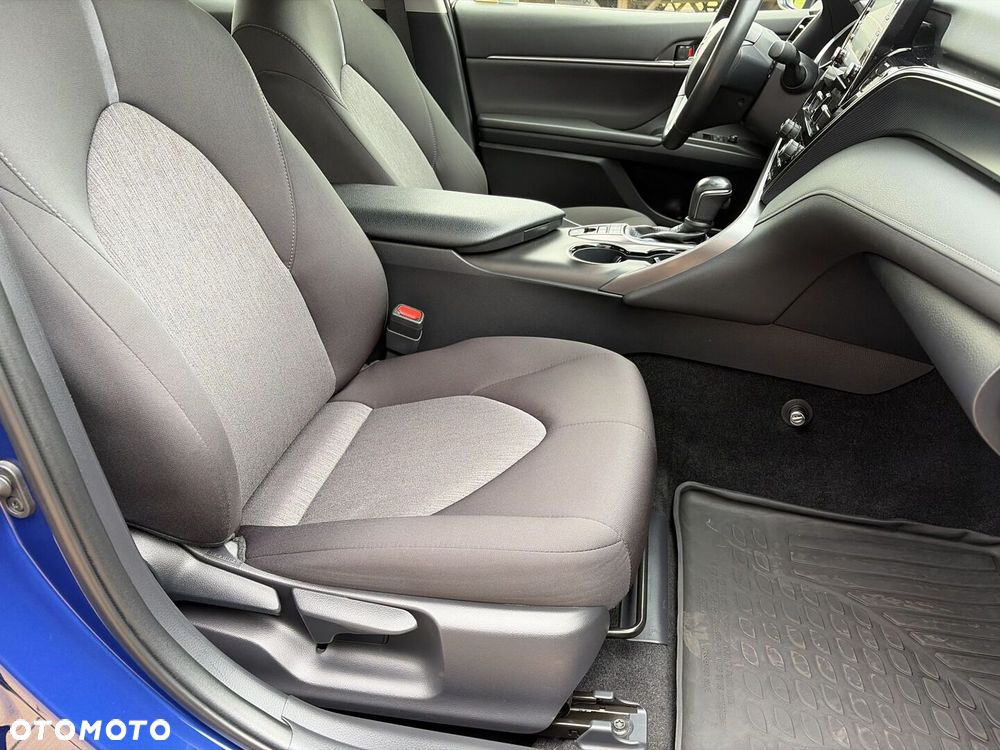 Toyota Camry 2.5 Hybrid Comfort CVT - 4