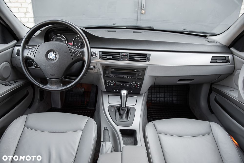 BMW Seria 3 325i - 6