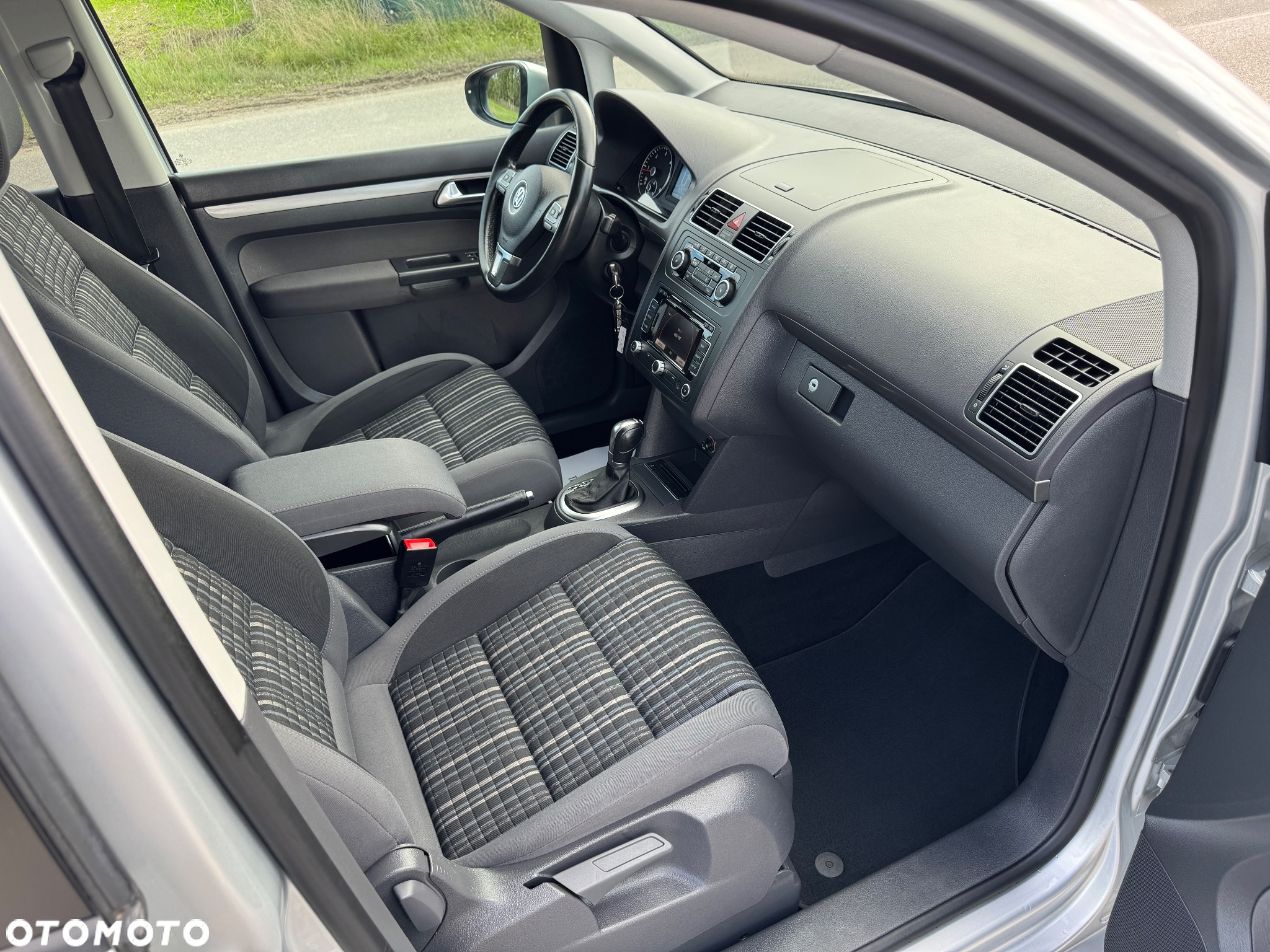 Volkswagen Touran 2.0 TDI DPF DSG Cross - 28