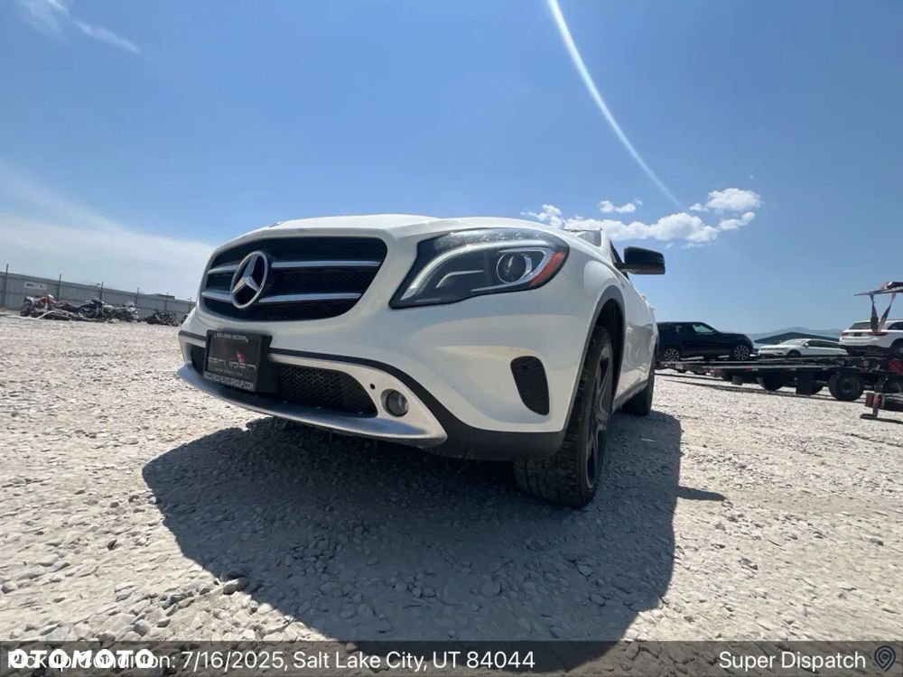 Mercedes-Benz GLA 250 4-Matic - 10
