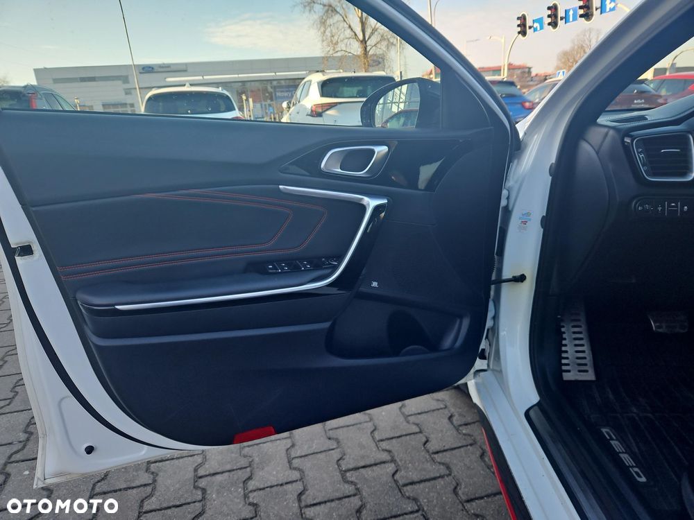 Kia ProCeed 1.6 T-GDI GT DCT - 10