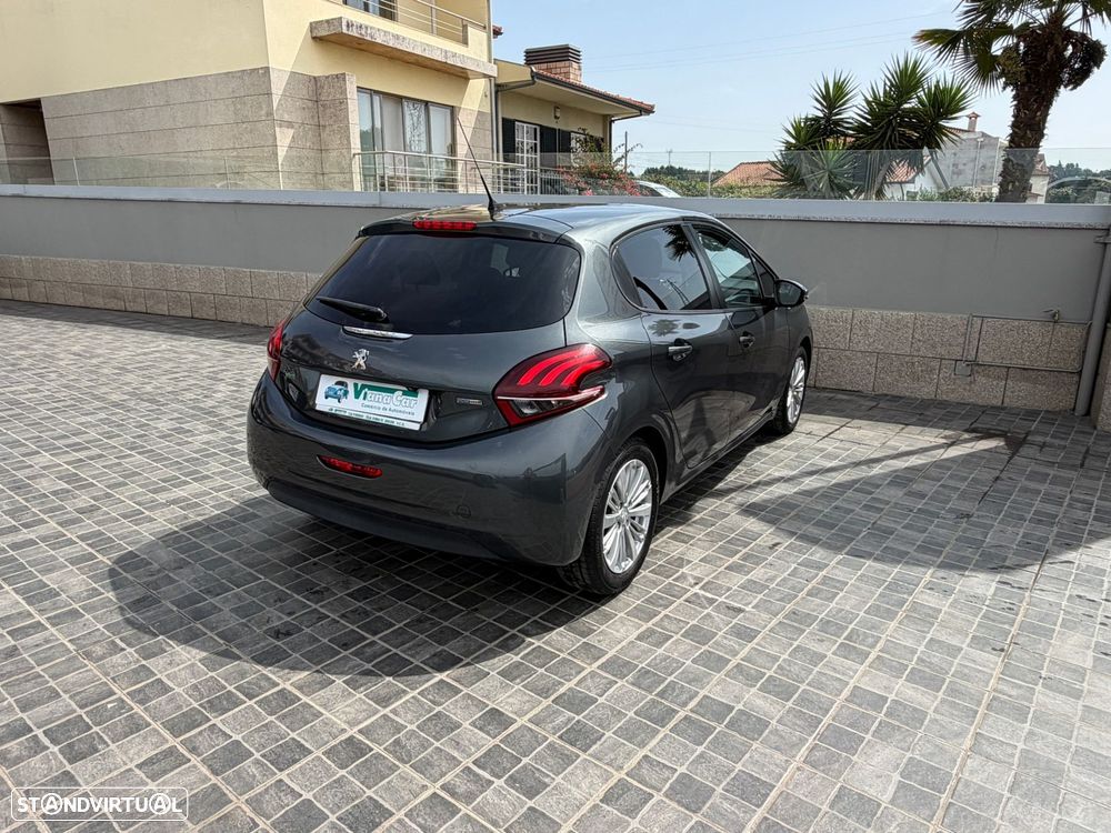 Peugeot 208 1.2 PureTech Style - 8