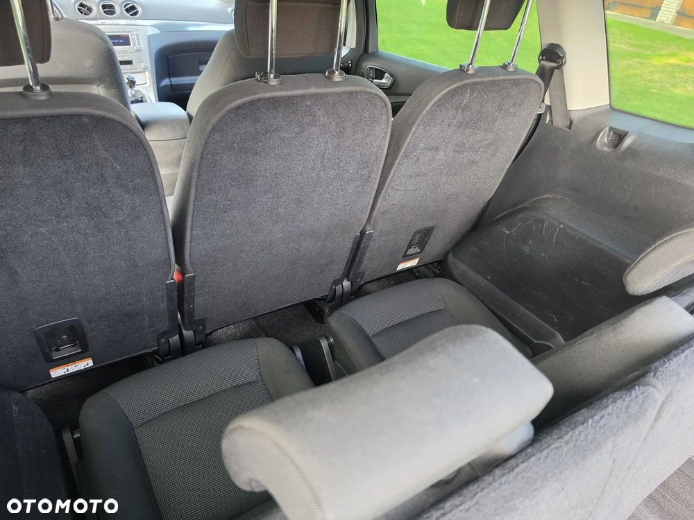 Ford S-Max - 22