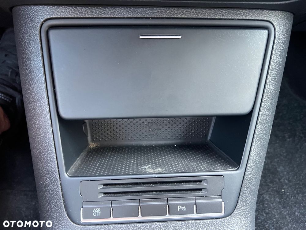 Volkswagen Golf Plus 1.6 TDI DPF Comfortline - 31