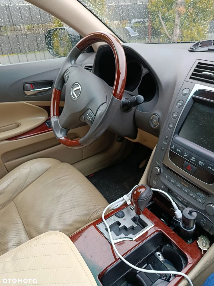 Lexus GS 300 Prestige + - 24