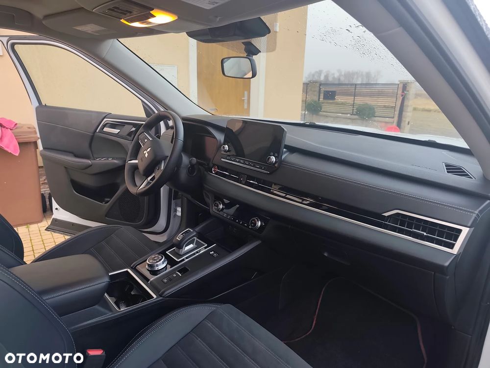 Mitsubishi Outlander - 6