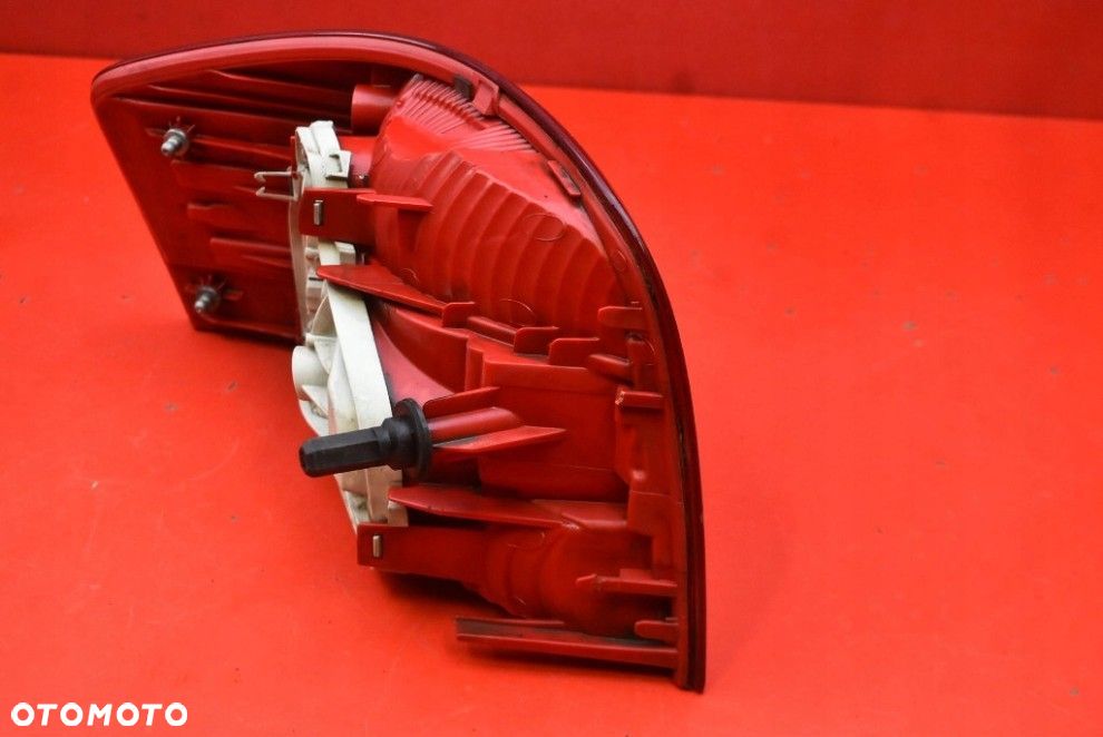 AUDI A3 8P0 03-08 3 DRZWI PRAWA TYLNA LAMPA ORYGINAŁ 8P0945096 - 6