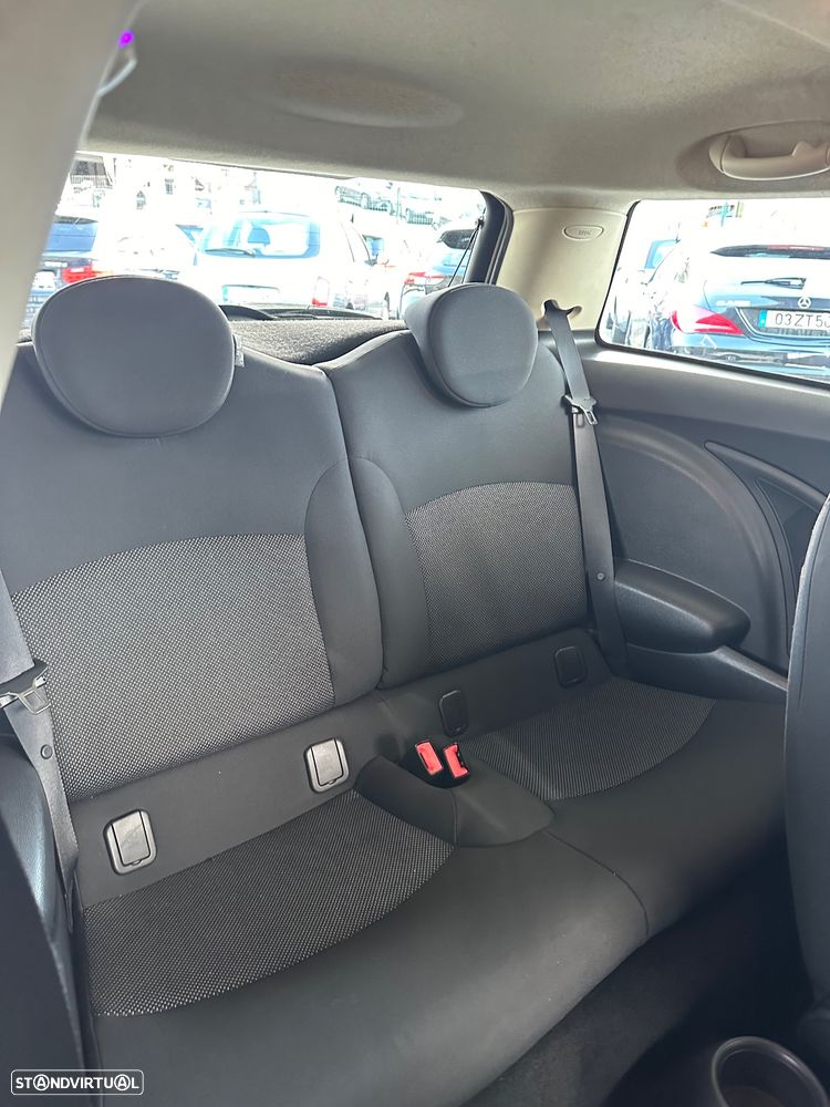 MINI 3 Portas One D - 18