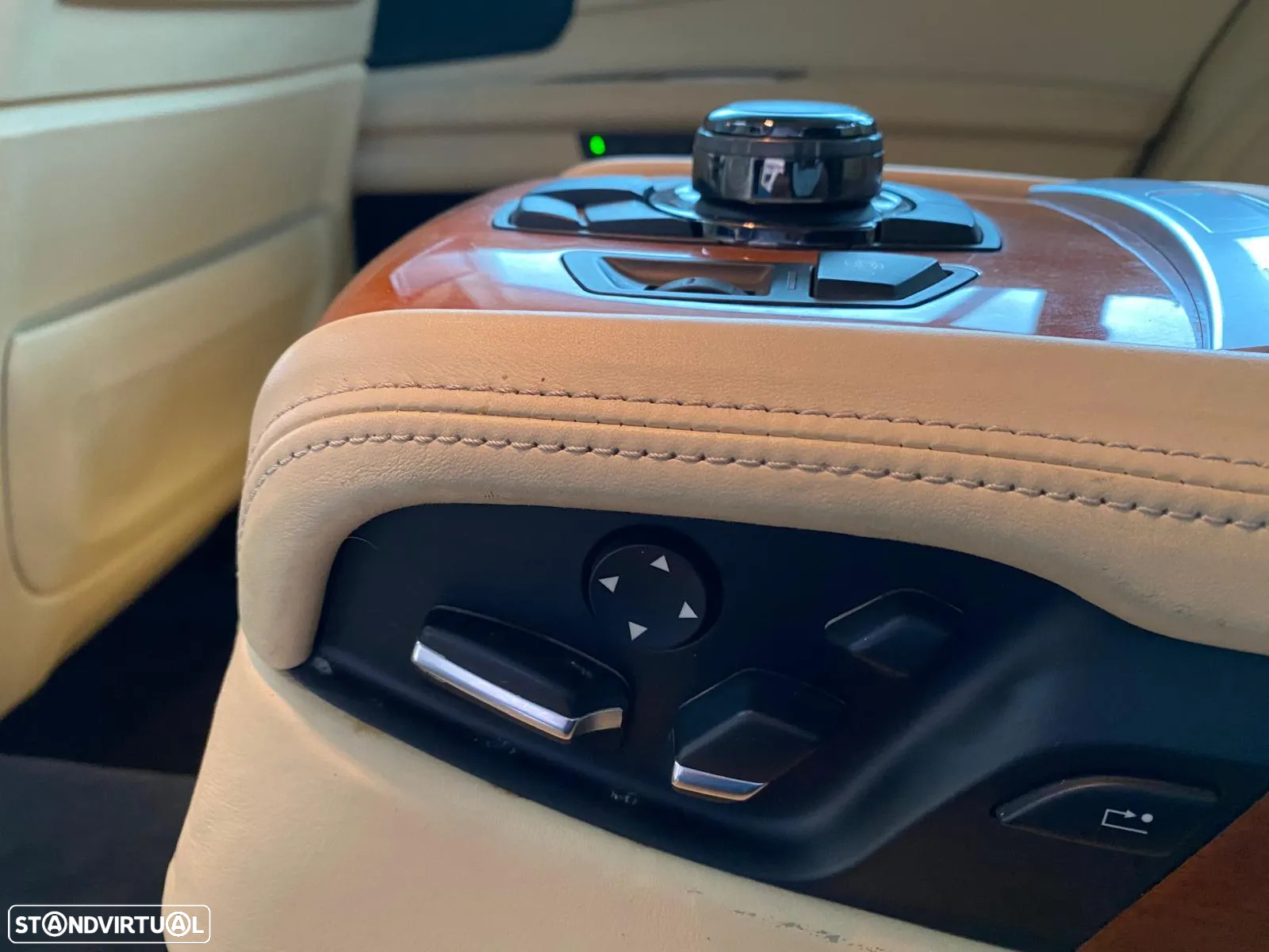 BMW 750 d xDrive - 11