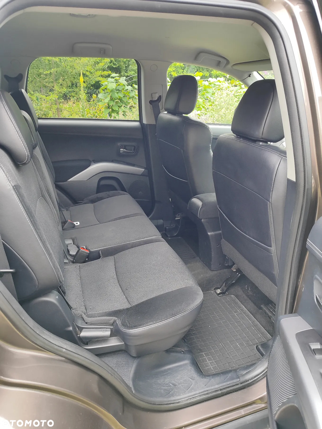 Mitsubishi Outlander 2.0 Intense + 2WD CVT - 7