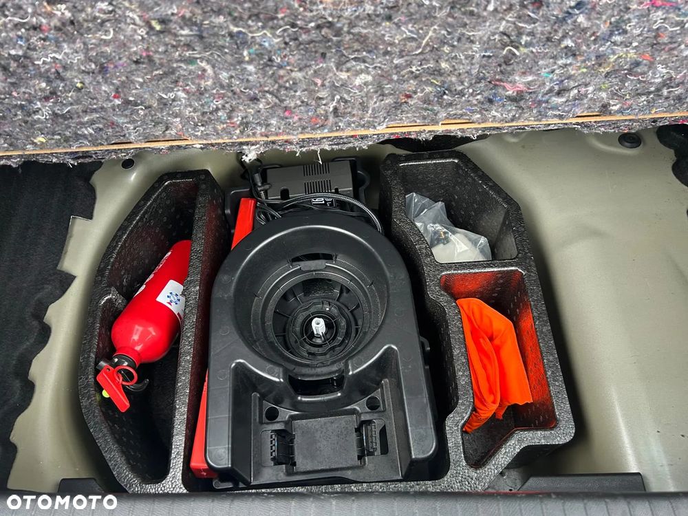 Peugeot 208 ver-1-2-puretech-style-s-s - 20