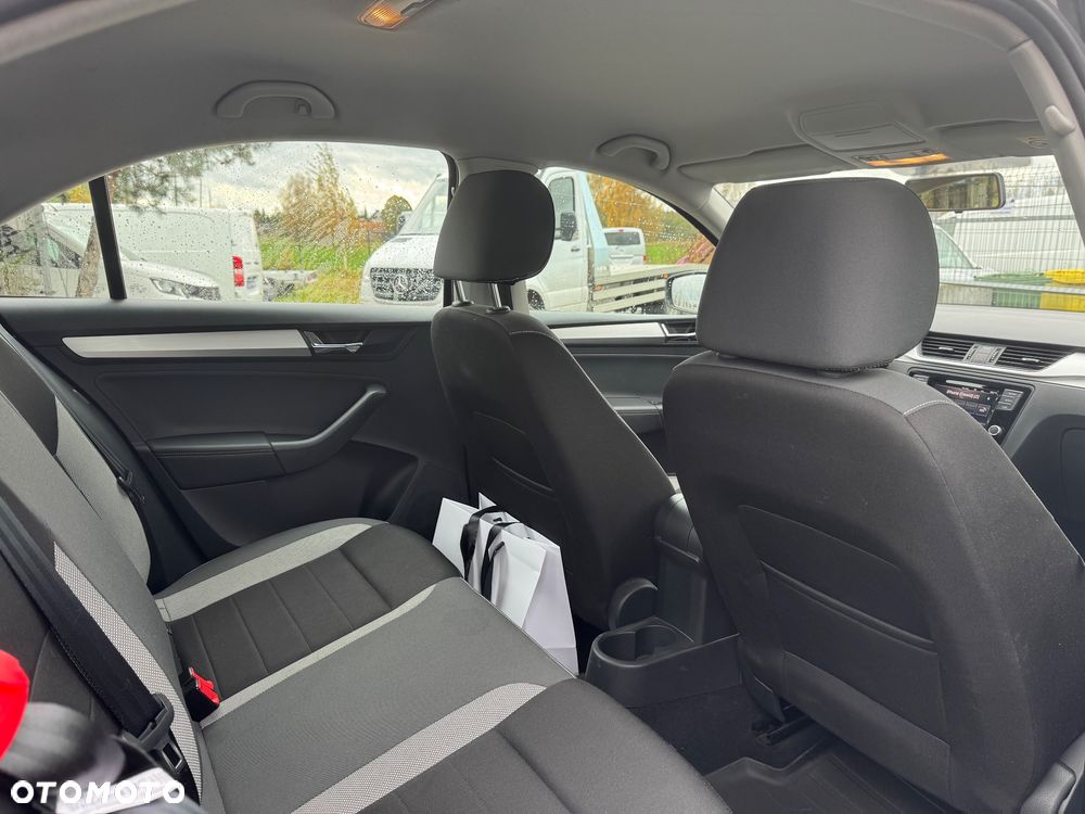 Skoda RAPID 1.0 TSI Ambition DSG - 10