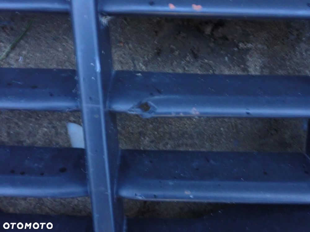 VOLVO XC60 I 08-13 GRILL 31284337 - 3