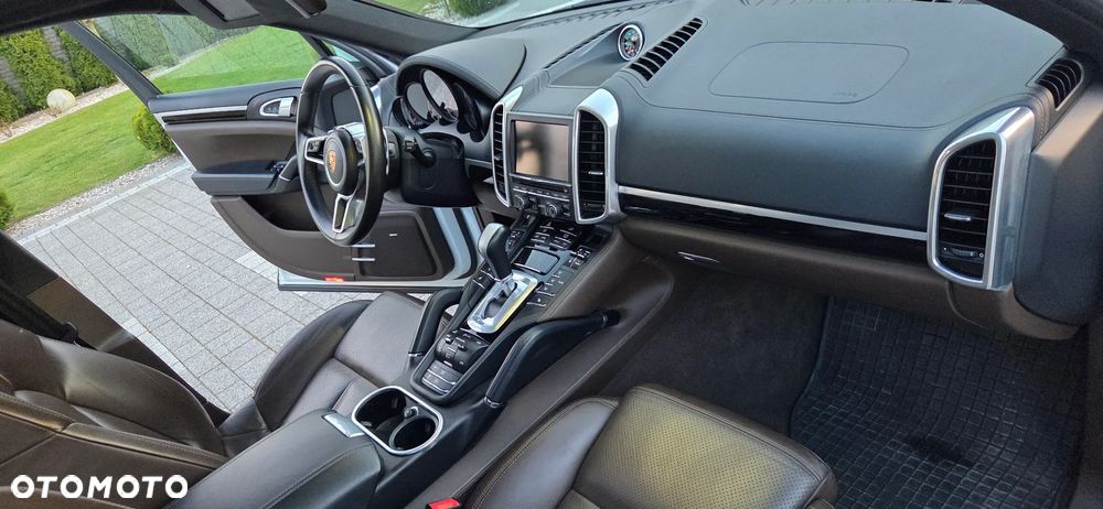 Porsche Cayenne Diesel Platinum Edition - 24