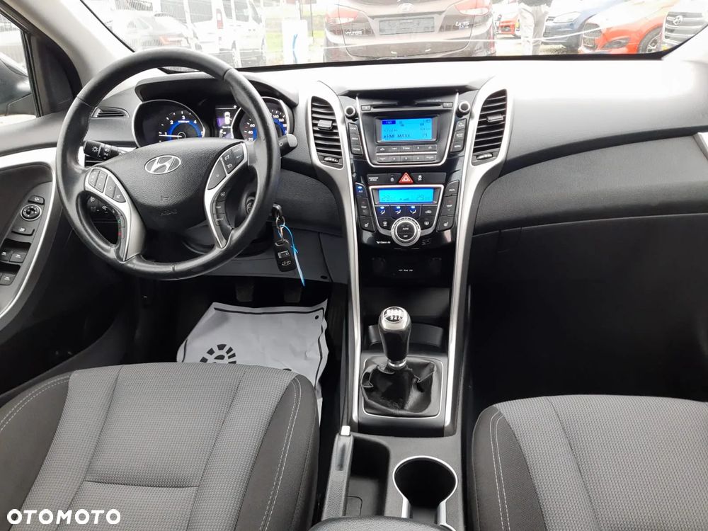 Hyundai i30 i30cw 1.6 CRDi Fifa World Cup Edition - 4