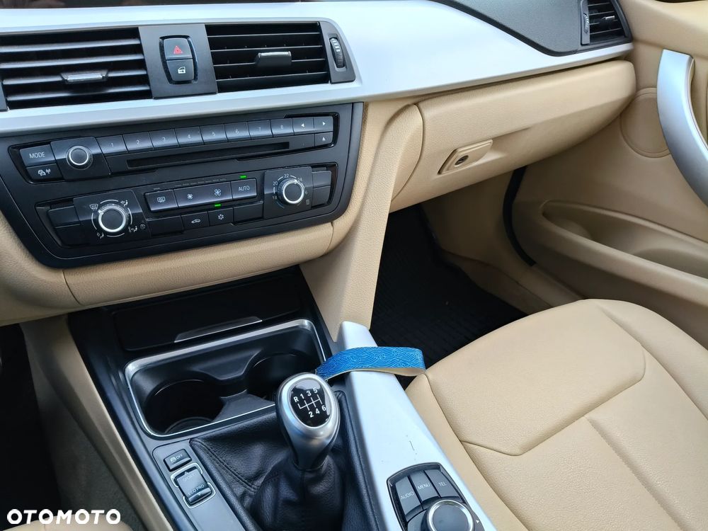 BMW Seria 3 316d - 12
