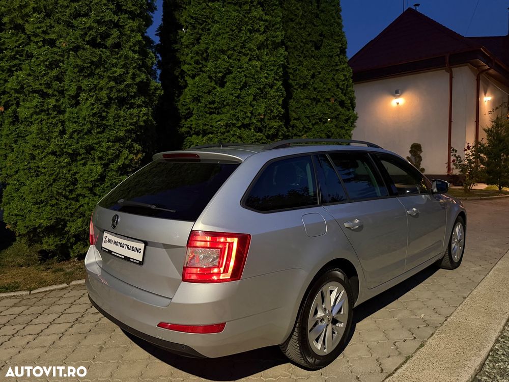 Skoda Octavia 2.0 TDI DSG Ambition - 27