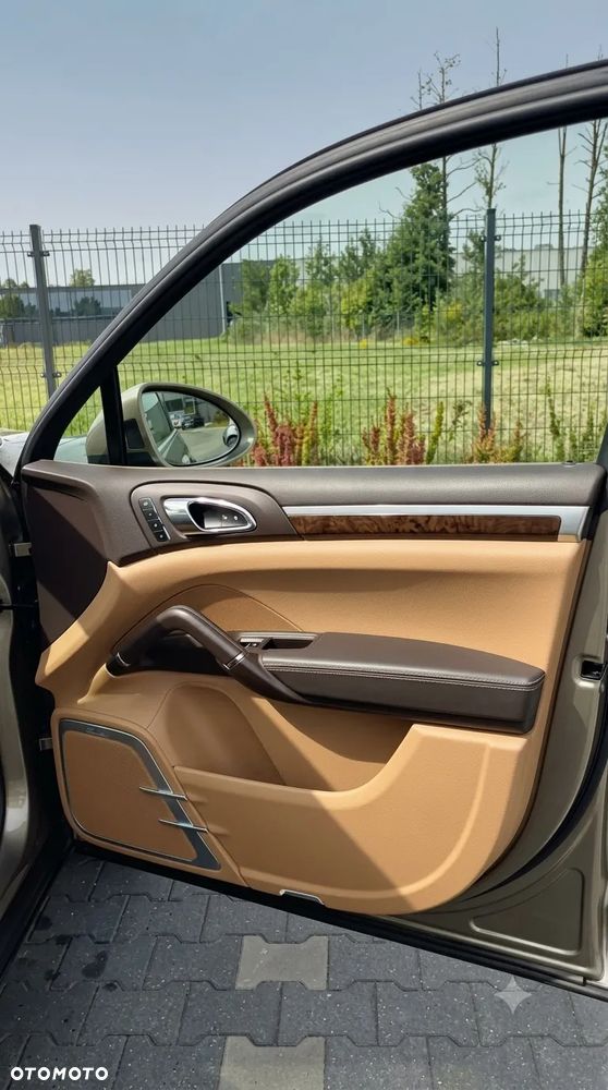 Porsche Cayenne - 12