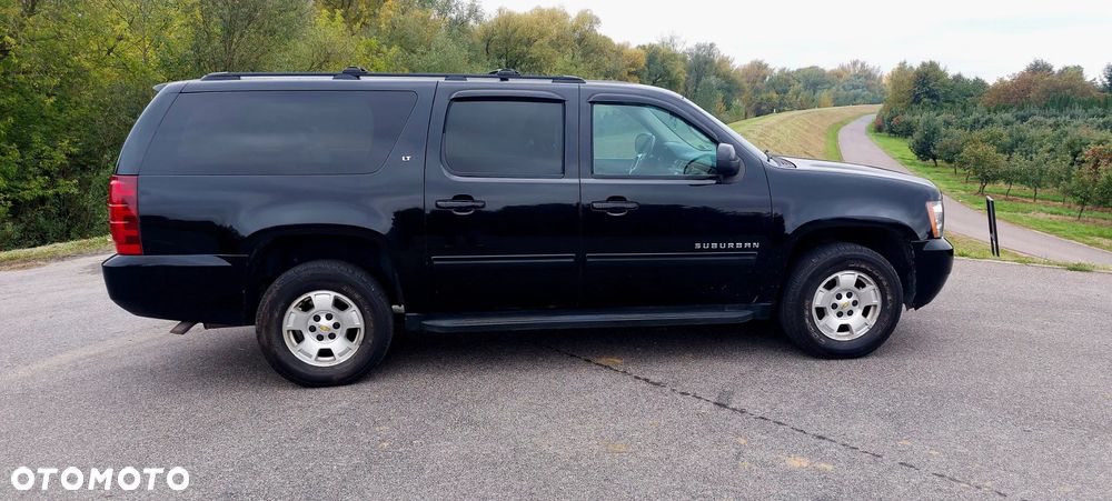 Chevrolet Suburban 5.3 LS 1500 4WD - 11