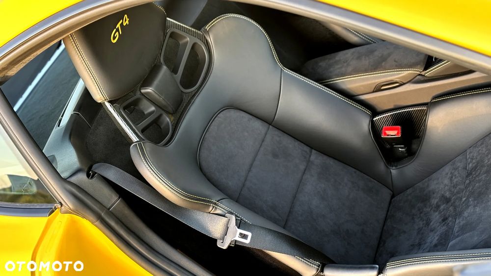 Porsche 718 Cayman GT4 - 10