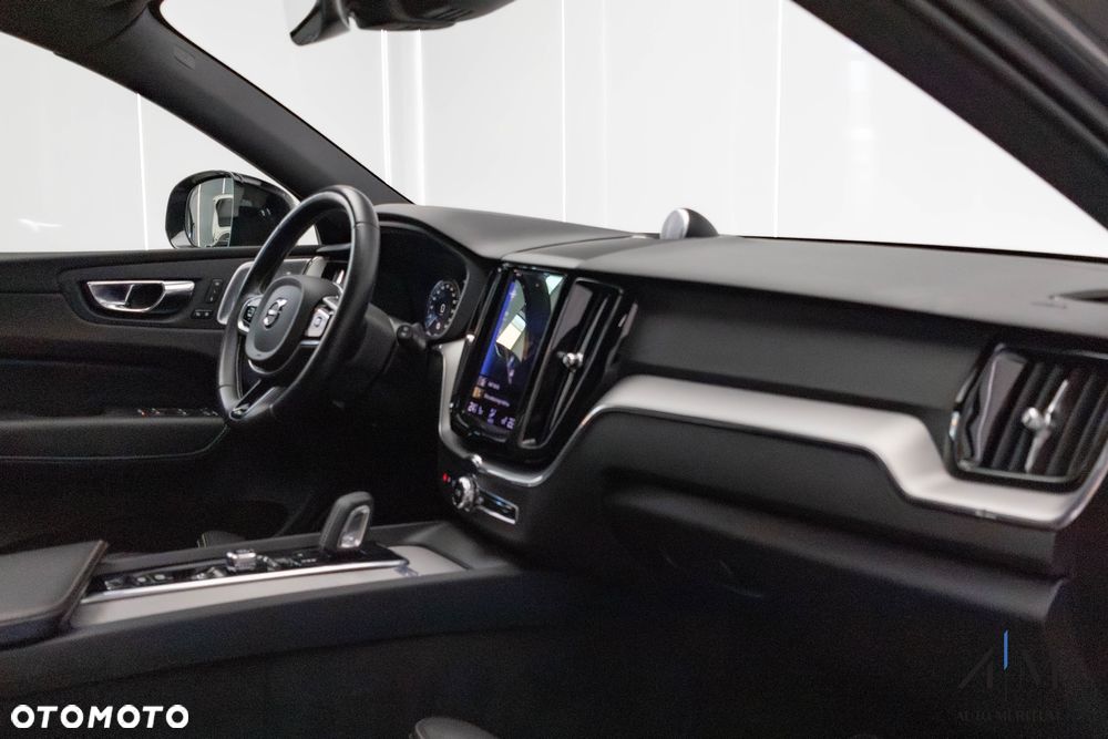 Volvo XC 60 B4 D AWD Ultimate Dark - 12