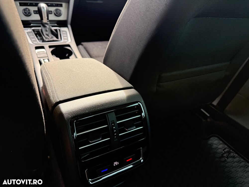 Volkswagen Passat 1.6 TDI SCR DSG Business - 17