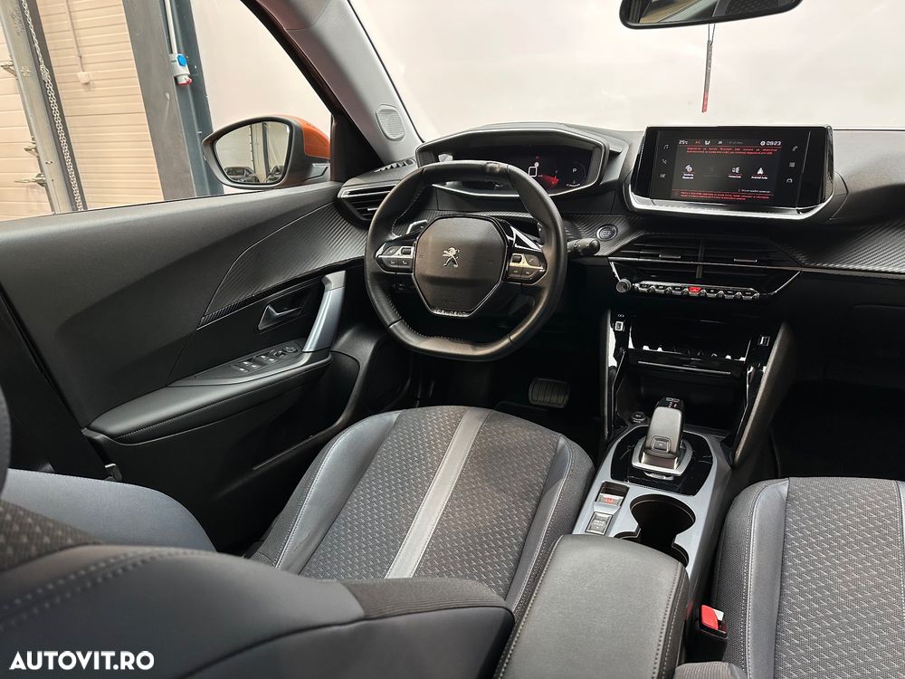 Peugeot 2008 PureTech 130 EAT8 Allure - 32