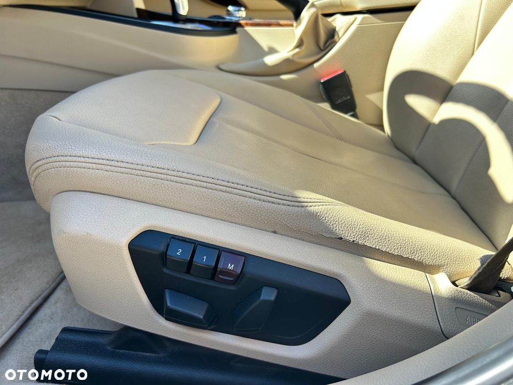 BMW Seria 3 320i - 25
