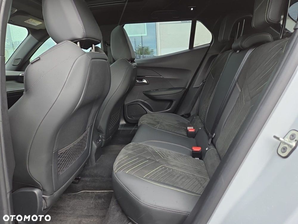 Peugeot 2008 1.2 PureTech GT S&S EAT8 - 10