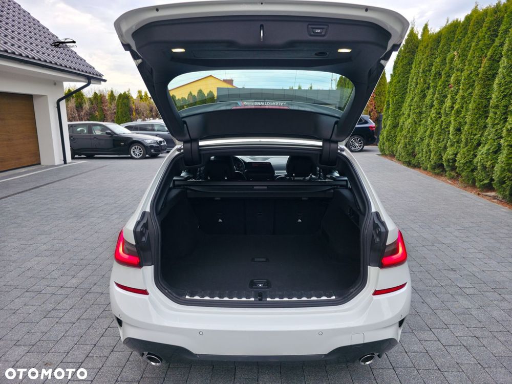 BMW Seria 3 - 16