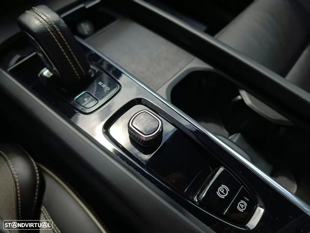 Volvo XC 60 2.0 B4 R-Design - 18