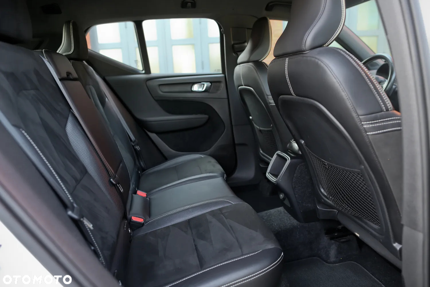 Volvo XC 40 D4 AWD Geartronic R-Design - 31