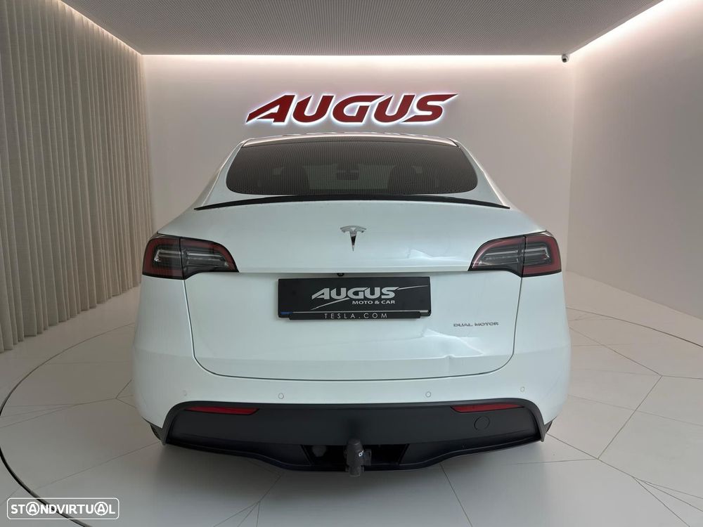 Tesla Model Y Long Range Dual Motor AWD - 4