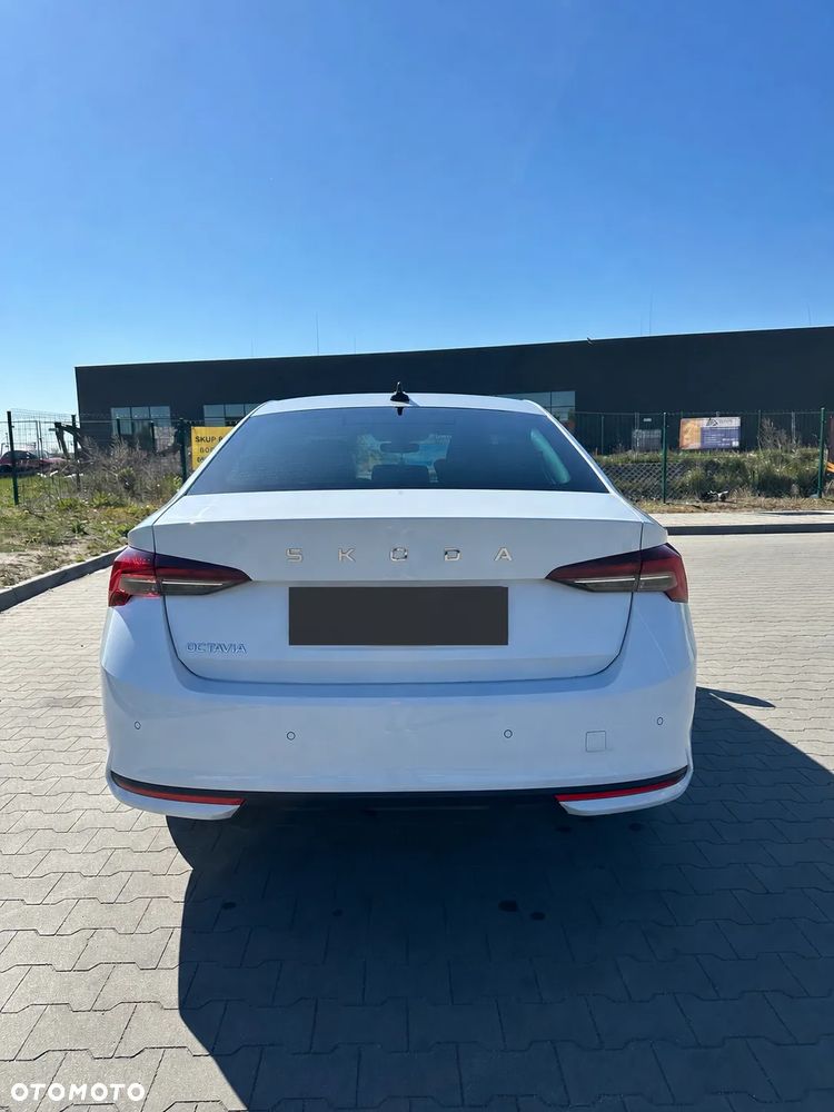 Skoda Octavia 1.5 TSI mHEV Selection DSG - 5