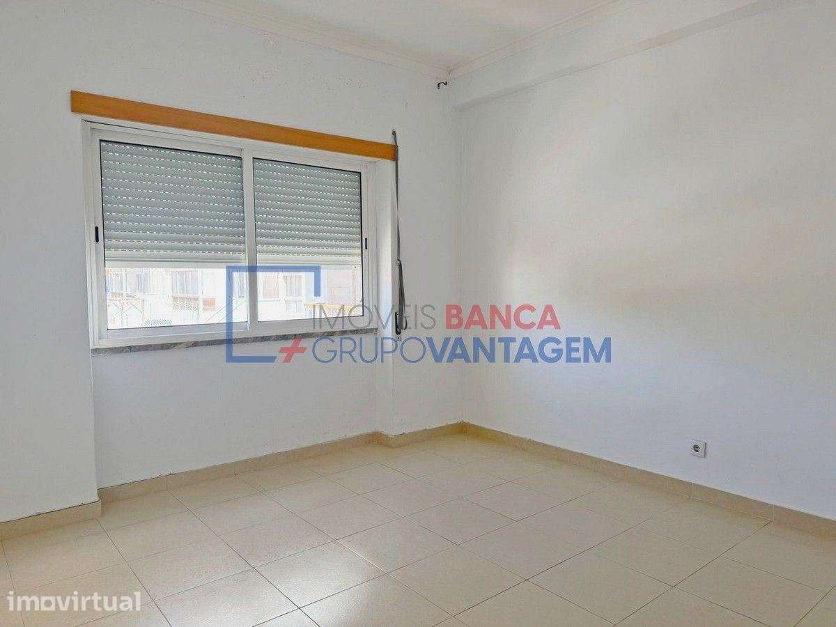 Apartamento T3 em Mem Martins - Grande imagem: 2/22