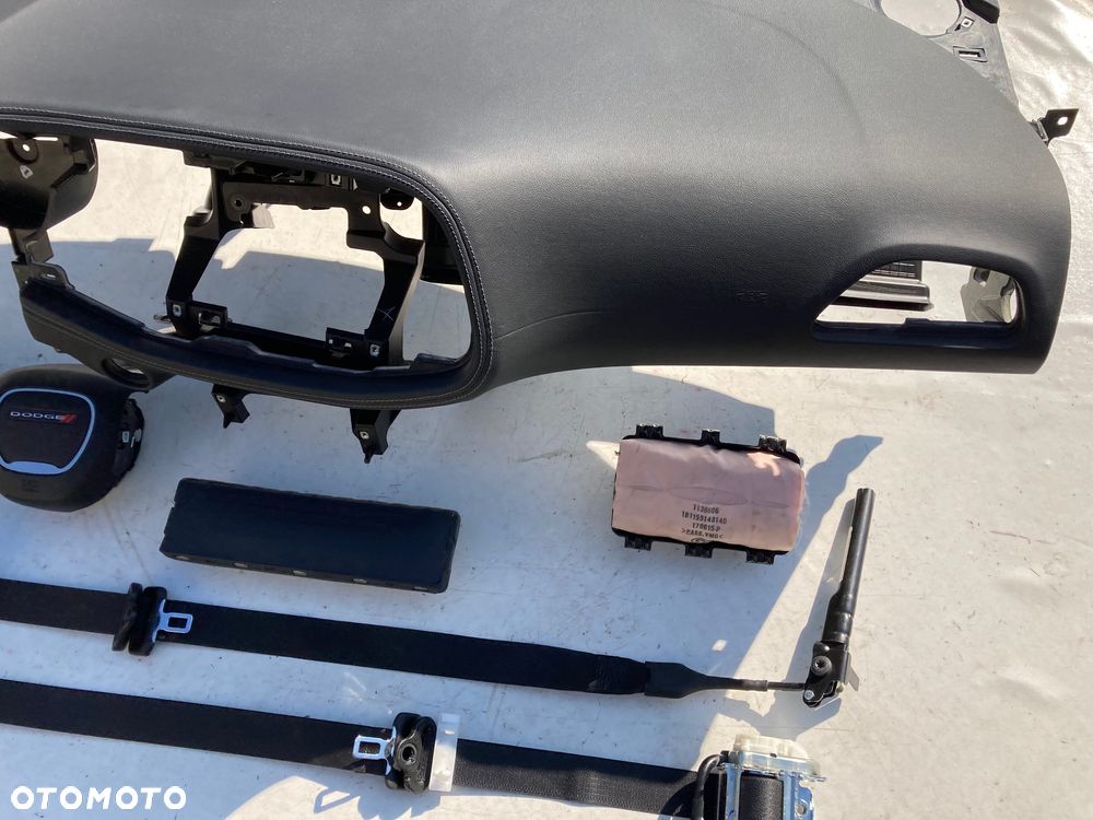 DODGE CHALLENGER DESKA SZYTA SKÓRA NIĆ KONSOLA KOKPIT PULPIT PÓŁKA PARAPET AIR BAG PODUSZKI AIRBAG PASY PAS KURTYNY AIRBAG FOTELA KOLAN Okazja Raz2 !!! - 6