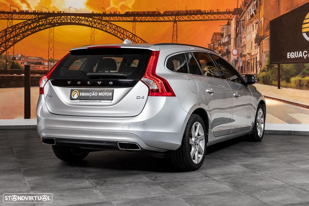 Volvo V60 2.0 D4 Summum - 5