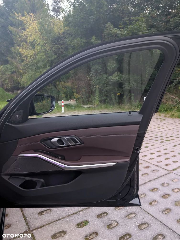 BMW Seria 3 320d xDrive Luxury Line sport - 20