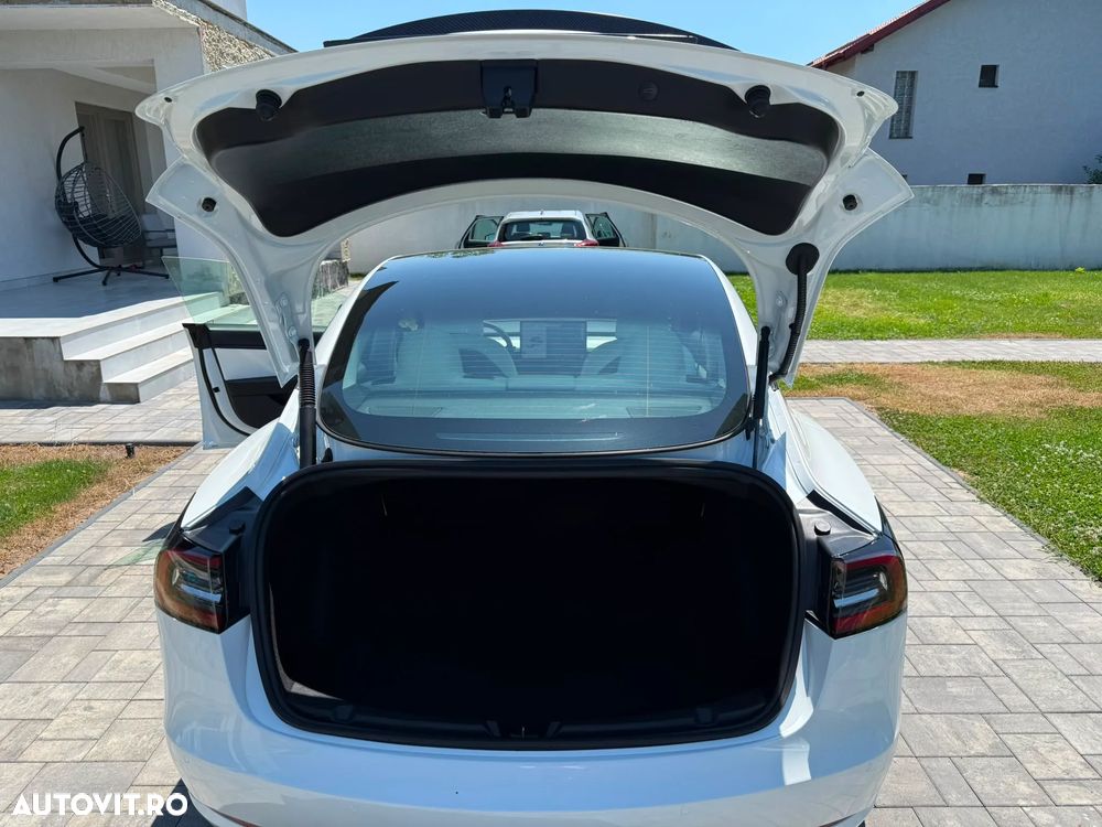 Tesla Model 3 - 13