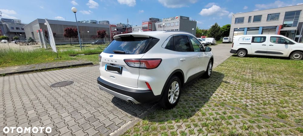 Ford Kuga 2.0 TDCi 2x4 Titanium - 4