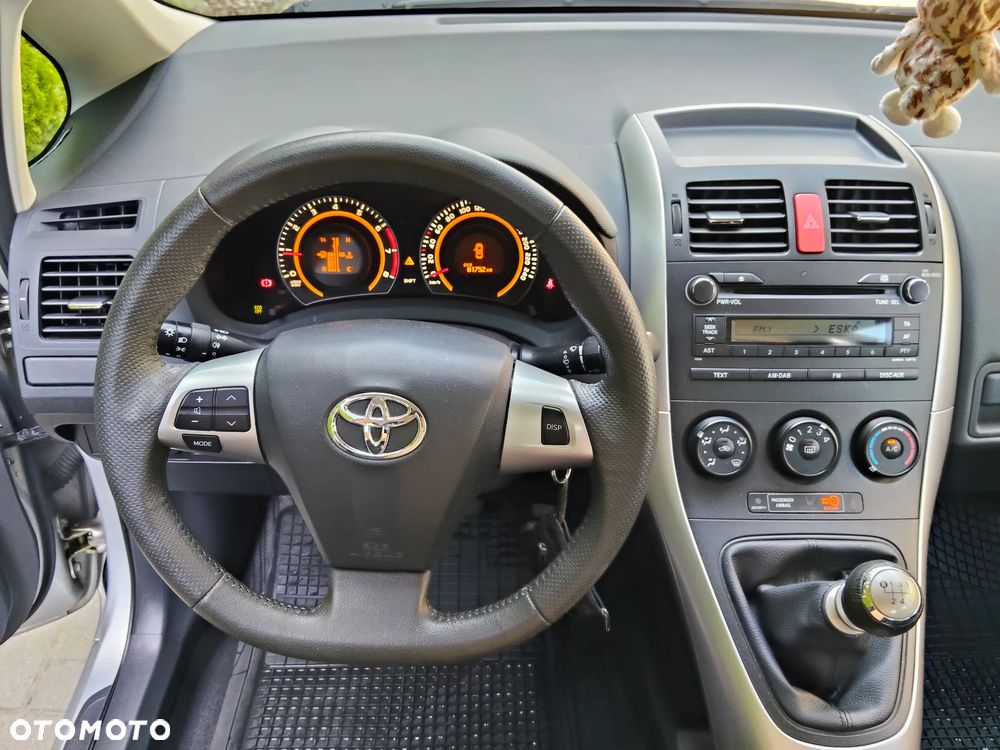 Toyota Auris 1.33 VVT-i - 25