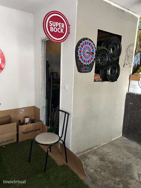 Garagem Bairro Sta. Eugenia - Grande imagem: 2/2
