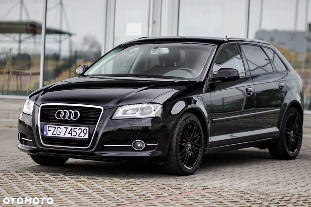 Audi A3 Sportback 1.6 TDI S line Sportpaket - 11