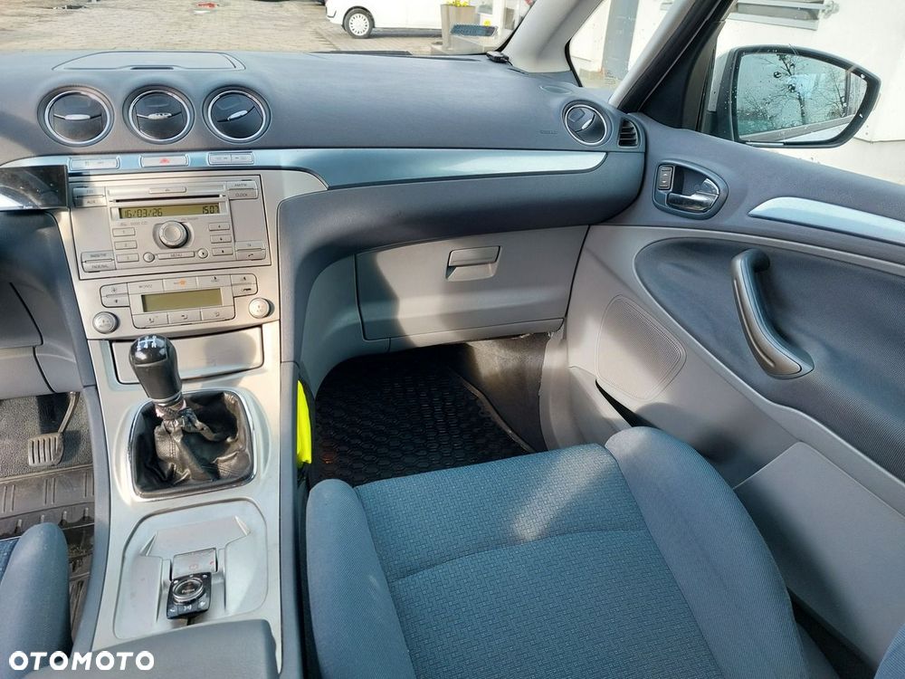 Ford S-Max - 22