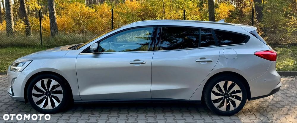 Ford Focus Turnier 1.5 EcoBlue Start-Stopp-System TITANIUM - 10