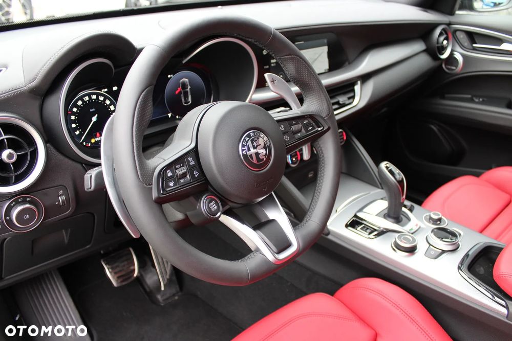 Alfa Romeo Stelvio 2.0 Turbo Veloce Q4 - 13